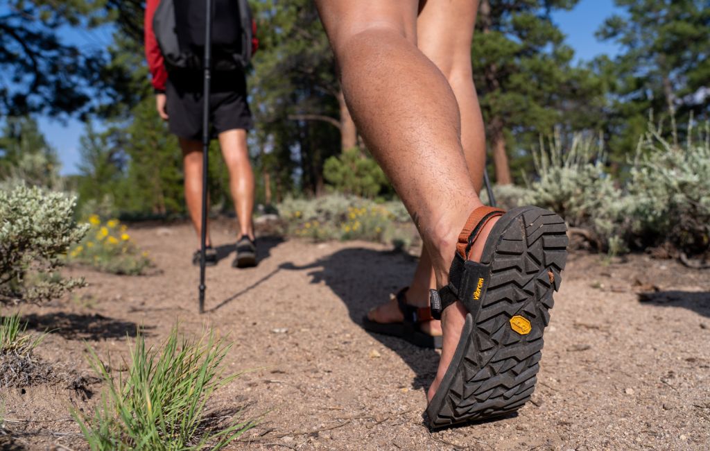 How to pick the best women's sandals with arch support, according to experts